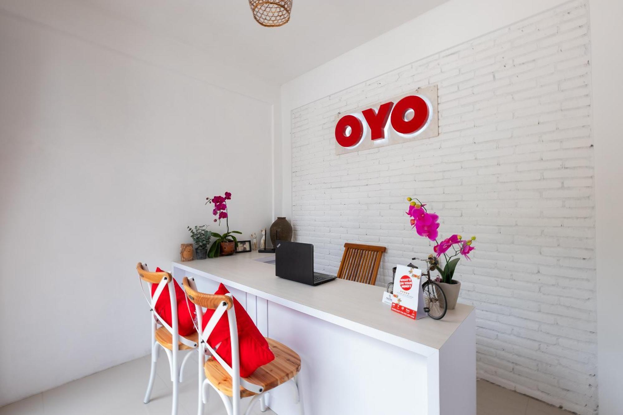 Oyo 1493 Surya Villa Selong Belanak Luaran gambar