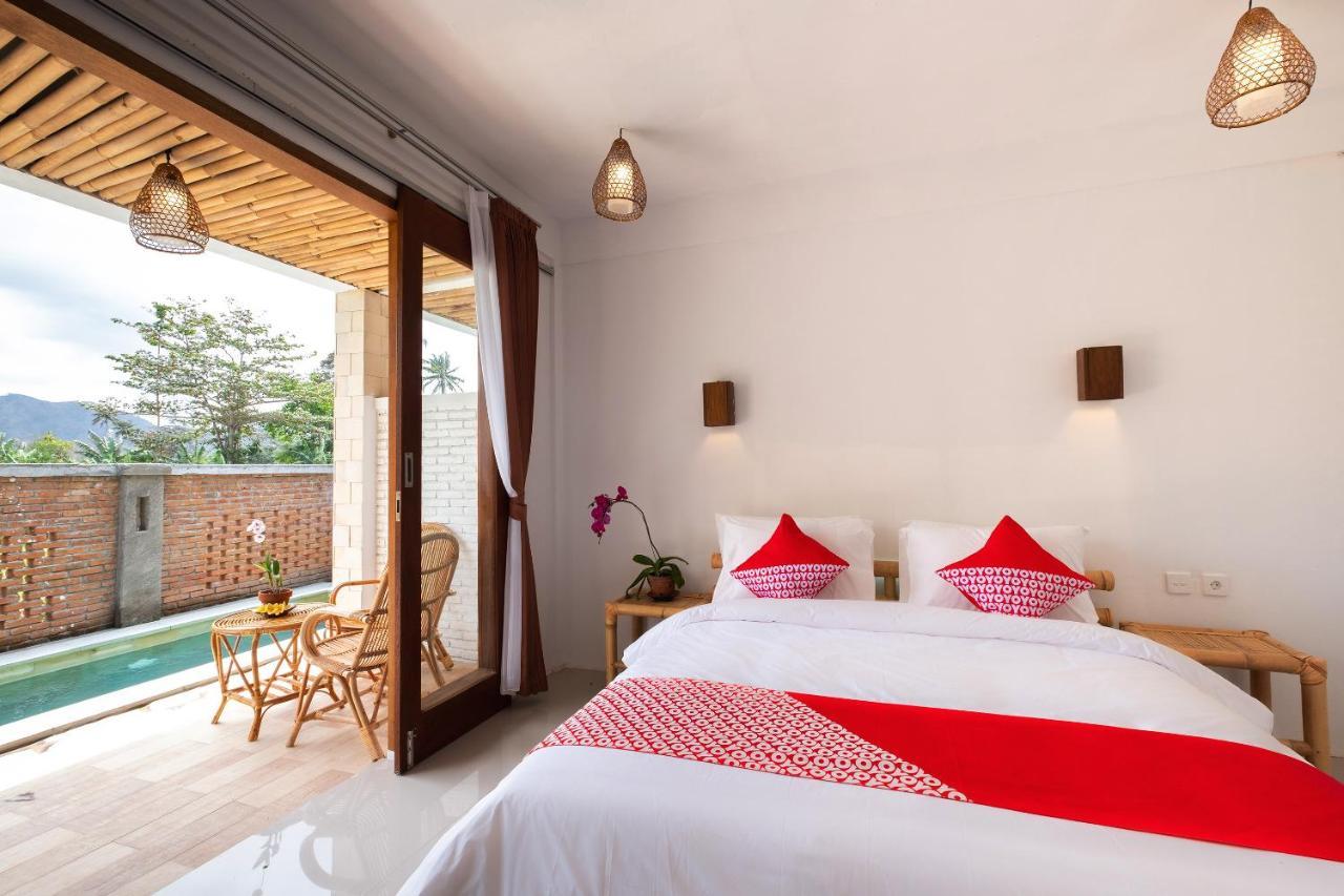 Oyo 1493 Surya Villa Selong Belanak Luaran gambar