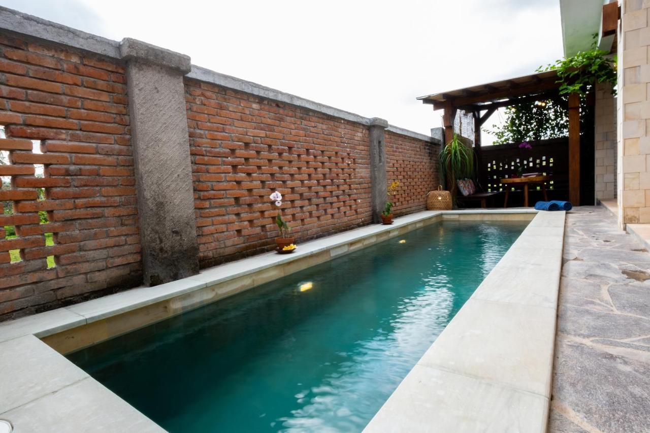 Oyo 1493 Surya Villa Selong Belanak Luaran gambar