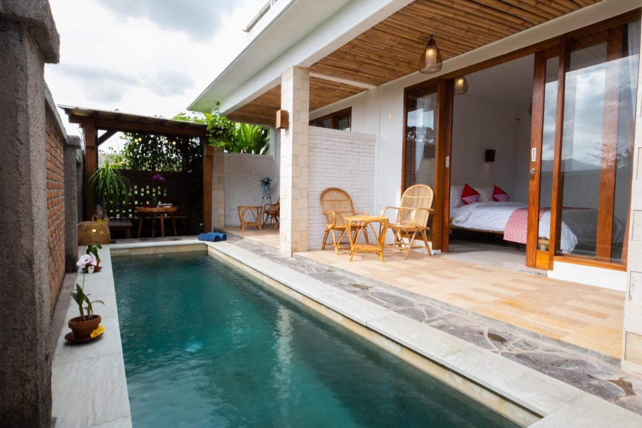 Oyo 1493 Surya Villa Selong Belanak Luaran gambar