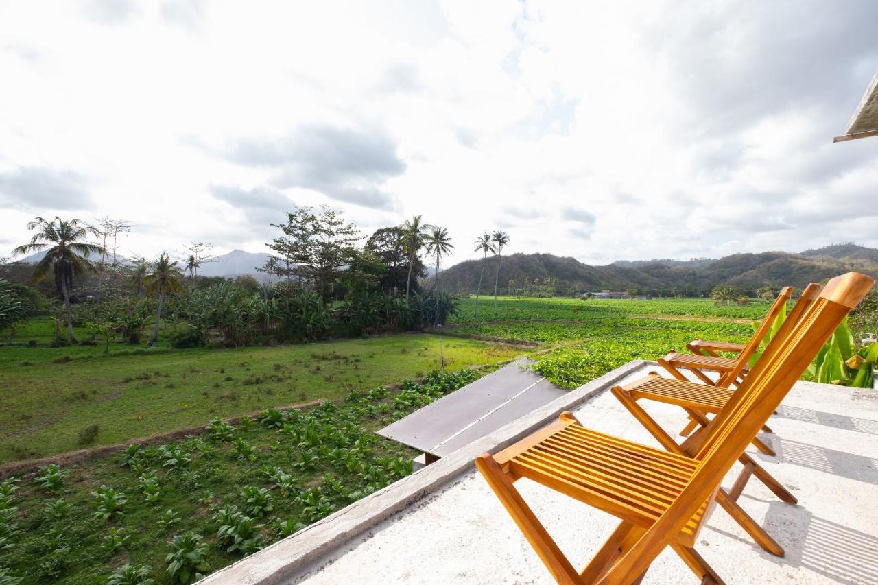 Oyo 1493 Surya Villa Selong Belanak Luaran gambar